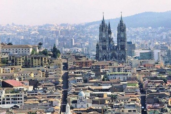 Photo of a city in Ecuador.