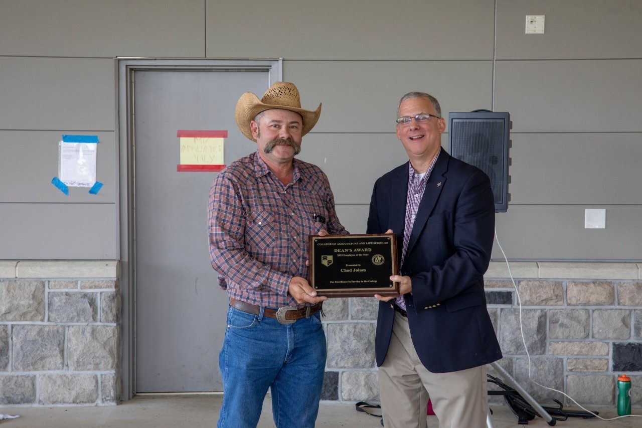 Dean Alan Grant with Chad Joines, 2022 Employee of the Year