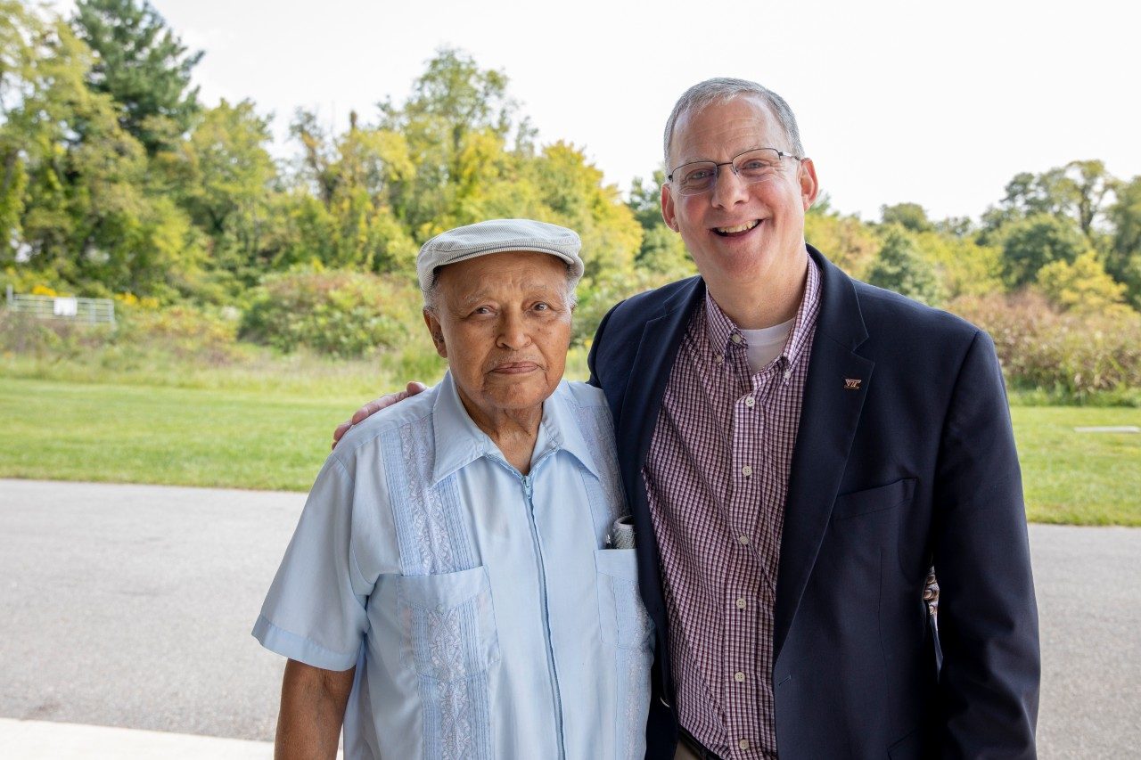 Dean Alan Grant, Dr. Randy Grayson