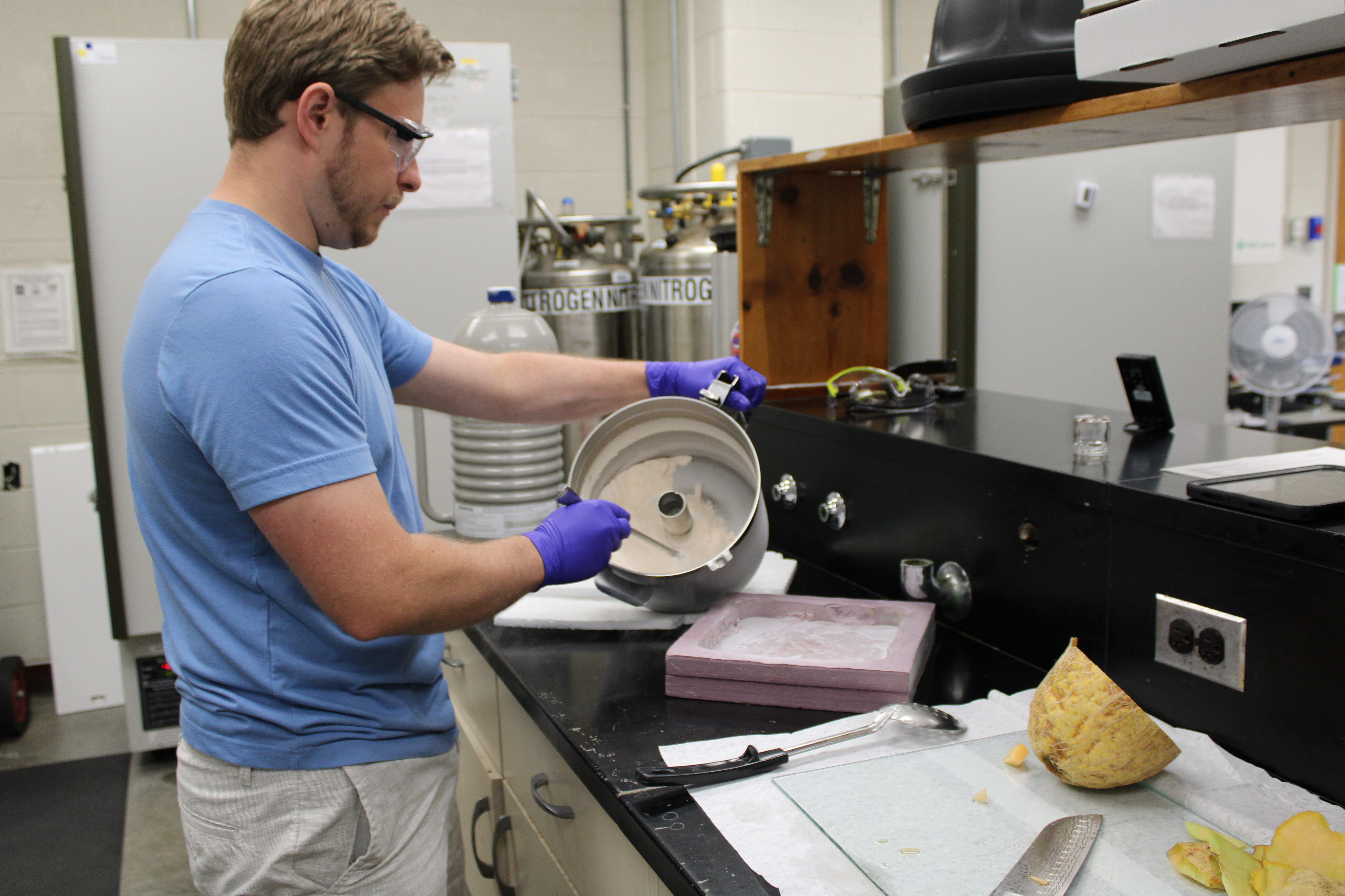 student working in the Food Analysis Laboratory Control Center